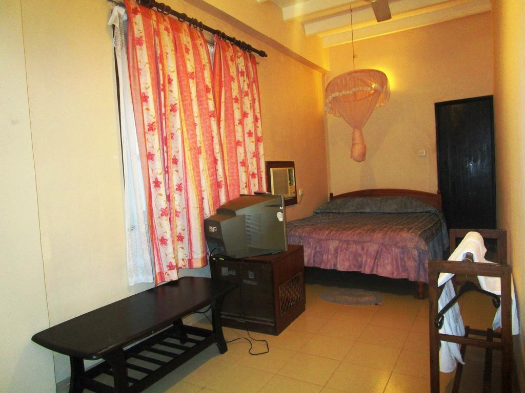 Hotel Shalini Анурадхапура Номер фото