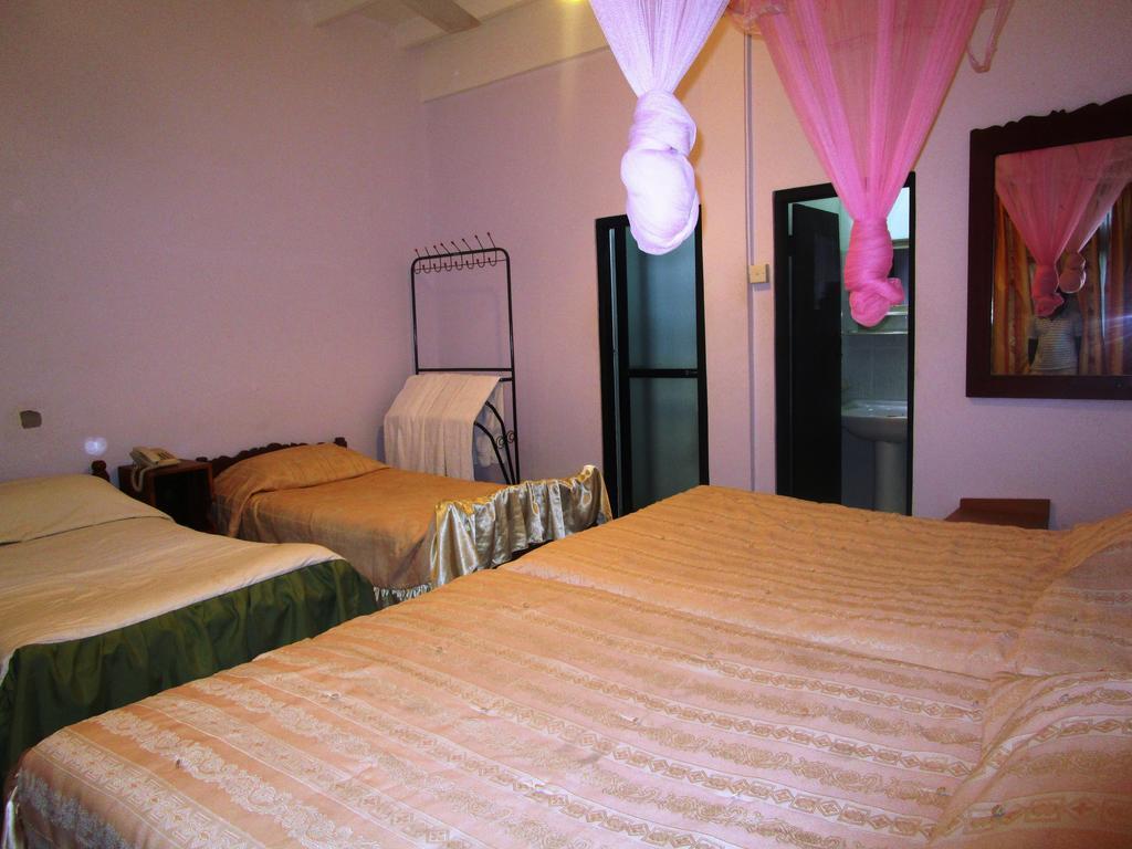 Hotel Shalini Анурадхапура Номер фото