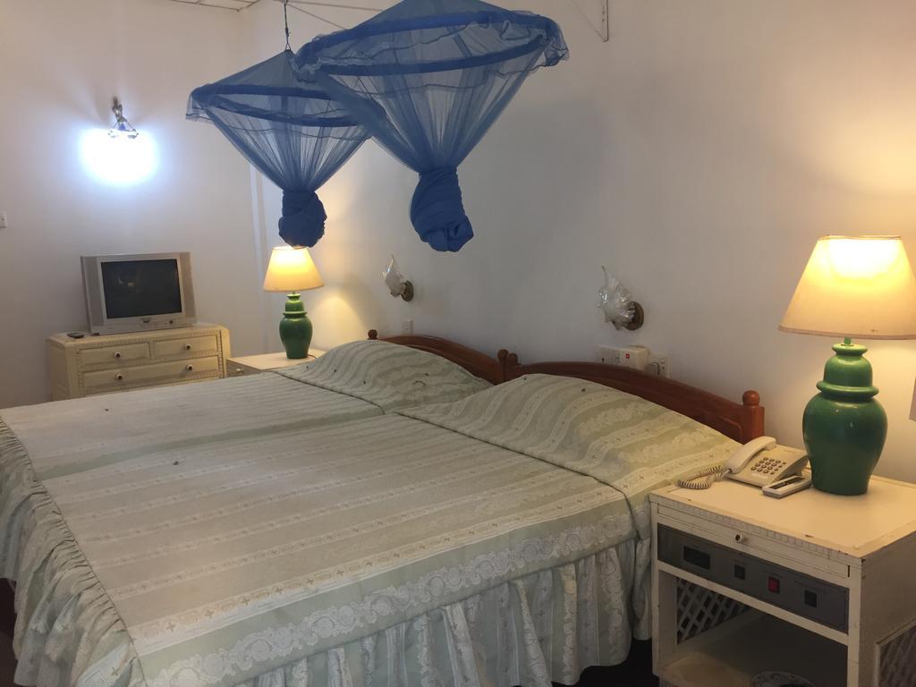 Hotel Shalini Анурадхапура Экстерьер фото
